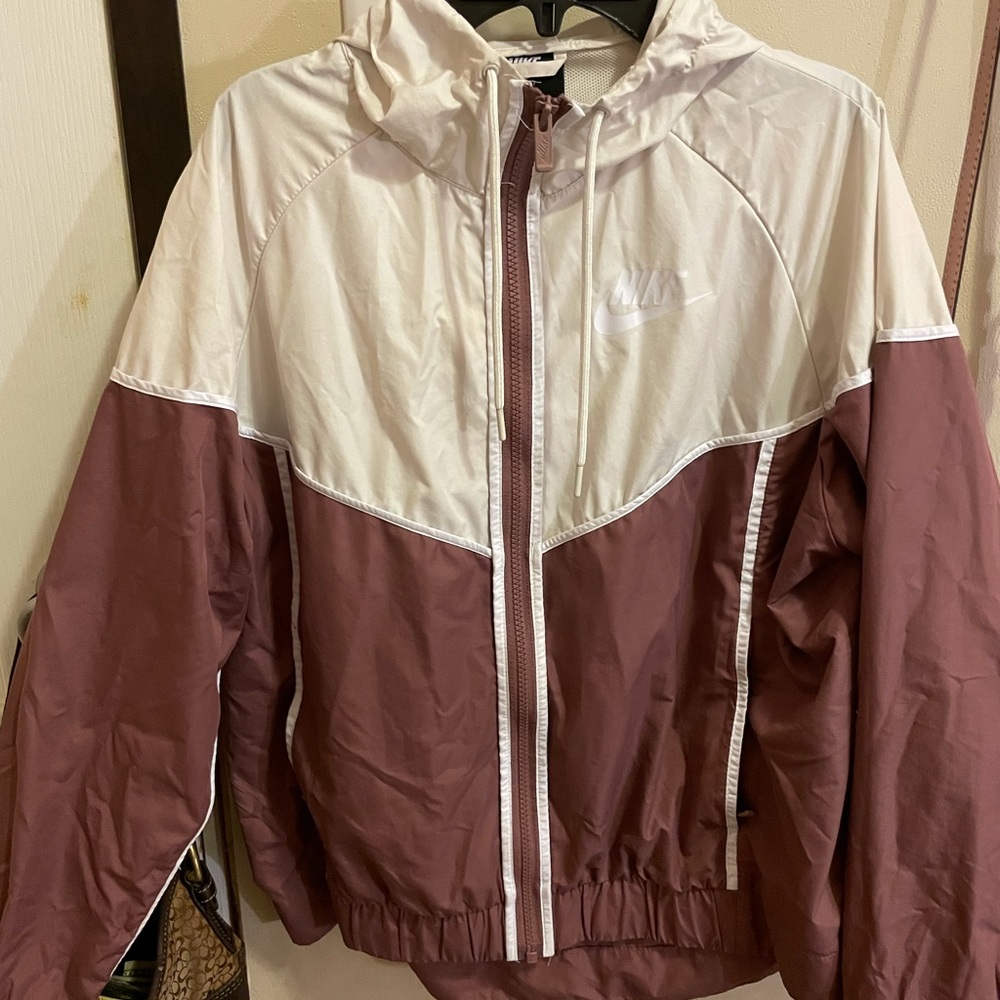 NIKE wind breaker !